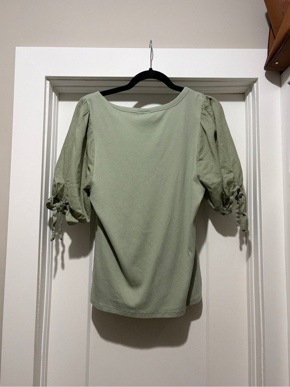 Gap Green Puff Sleeved Top - Picture 2 of 3